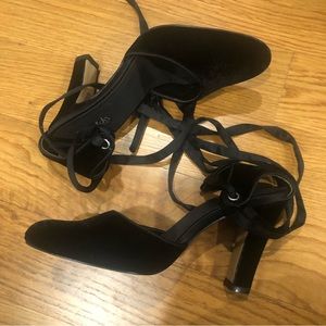Fredericks Of Hollywood Soft Velvet Black Ankle Lace Up Straps Pump 5